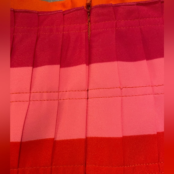 Beautiful Banana Republic Skirt - Picture 4 of 8